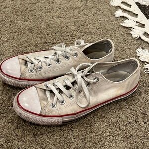 White Mens Converse (Size 8)